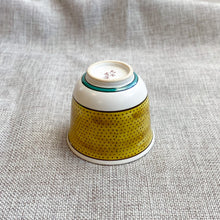 Load image into Gallery viewer, Kutani Painted Pokeweed Yunomi (Tea Cup) Candle