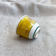 Load image into Gallery viewer, Kutani Painted Pokeweed Yunomi (Tea Cup) Candle