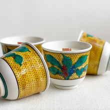 Load image into Gallery viewer, Kutani Painted Pokeweed Yunomi (Tea Cup) Candle