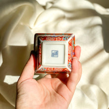 Load image into Gallery viewer, Akae Kozan Kobachi Candle (Small)