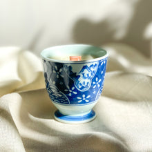 Load image into Gallery viewer, Arita Elevated Yunomi (Mountains)