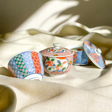Load image into Gallery viewer, Arita Gyokuho Pattern Candle