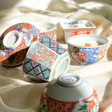 Load image into Gallery viewer, Imari Floral Pattern Kobachi Candle