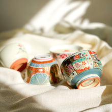 Load image into Gallery viewer, Arita Seizan Floral Pattern Candle