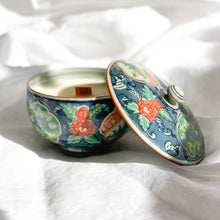 Load image into Gallery viewer, Koimari Shoraku Yunomi (Tea Cup) Candle