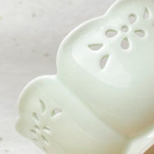 Load image into Gallery viewer, Somei Yoshino Blossom Candle