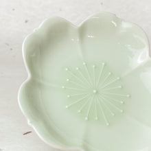 Load image into Gallery viewer, Somei Yoshino Blossom Candle