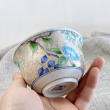 Load image into Gallery viewer, Silver Floral Kozan Candle