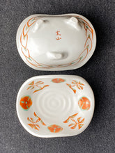 Load image into Gallery viewer, Curved + Elevated Bizen Ware Japanese Vintage Plate