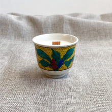 Load image into Gallery viewer, Kutani Painted Pokeweed Yunomi (Tea Cup) Candle
